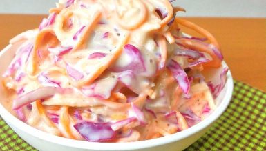 Coleslaw (salada agridoce de repolho e cenoura)