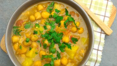 Curry de grão de bico com legumes