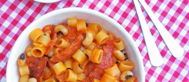 Macarrãozinho com salame da Nigella (uma panela só)