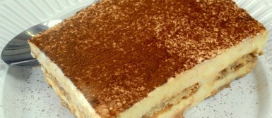 Tiramisú (sobremesa italiana de creme mascarpone com biscoito embebido em café)