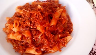 Ragú de carne seca super rápido (molho de tomate com carne seca)