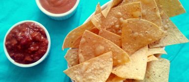 Nachos mexicanos (tortilhas crocantes de milho — tipo Doritos)